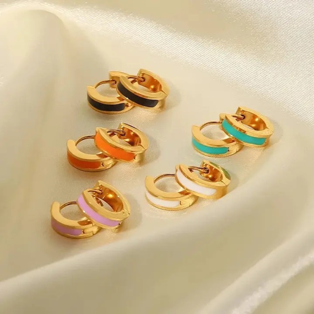 Elegant Gold-Plated Hoop Earrings Set - Picture 2 of 8